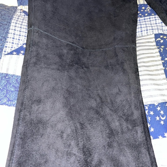 Bebè Black Leather Suede with Embroidered Detail on flared/scalloped  bottoms - Picture 11 of 12